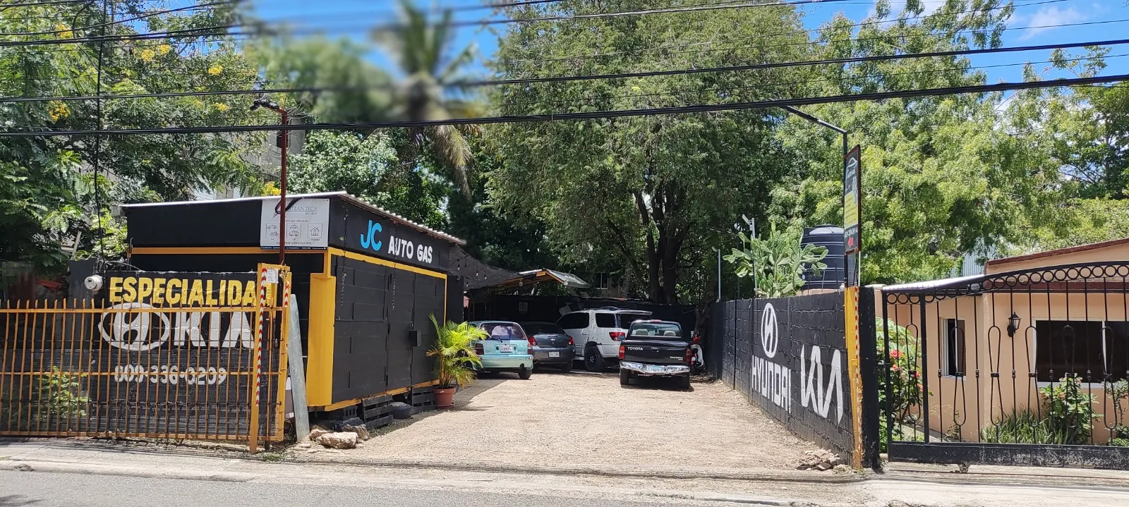 Entrada real de JC AUTOGAS en Carretera Canabacoa, Santiago
